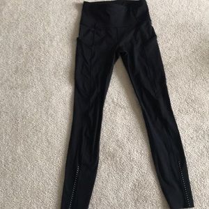 black lululemon leggings